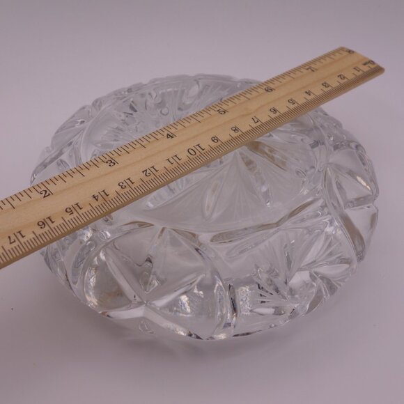 Circle Ash Tray with Pinwheel Pattern & Some Weight To It! - Picture 10 of 16